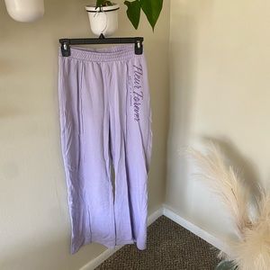 H&M Vintage style purple flair sweats. Size S/M.